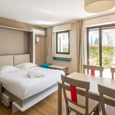 Appart hôtel Résidence Pierre&vacances Les Jardins Ombragés 3*
