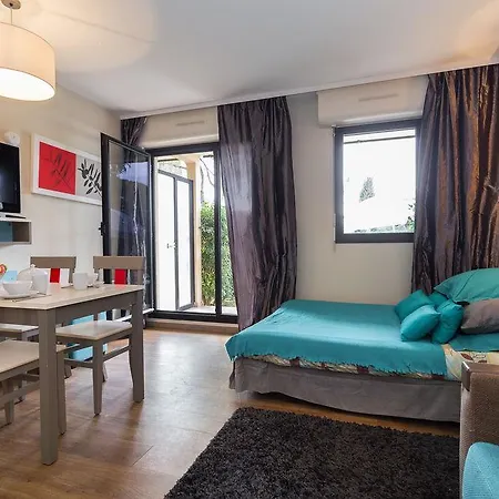 Appart hôtel Résidence Pierre&vacances Les Jardins Ombragés 3*